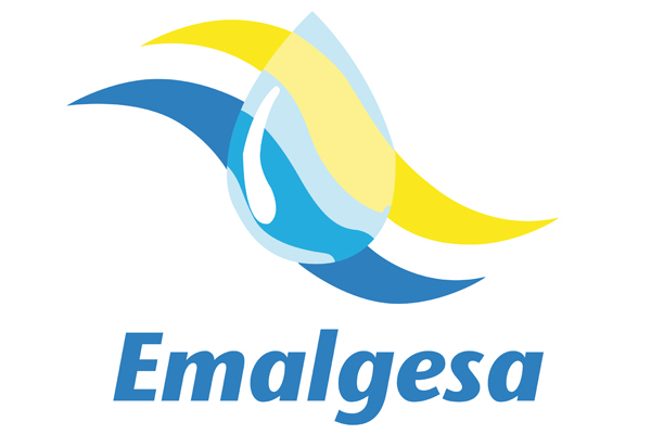 Emalgesa se plantea acometer el proyecto definitivo para reconducir la red de saneamiento de la playa del Rinconcillo